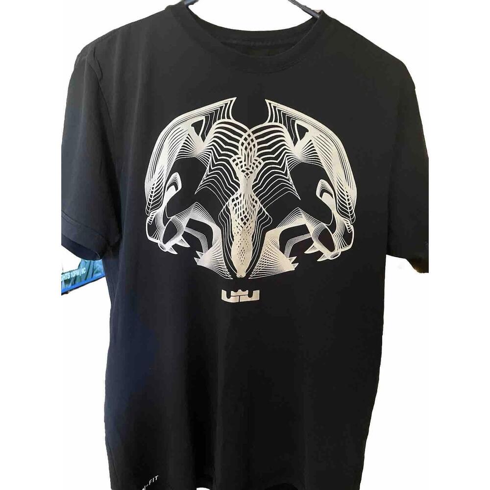 Lebron James Visual Center Tshirt Black edium